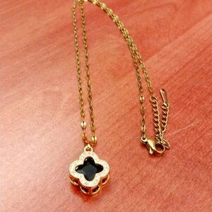 18" Clover Necklace